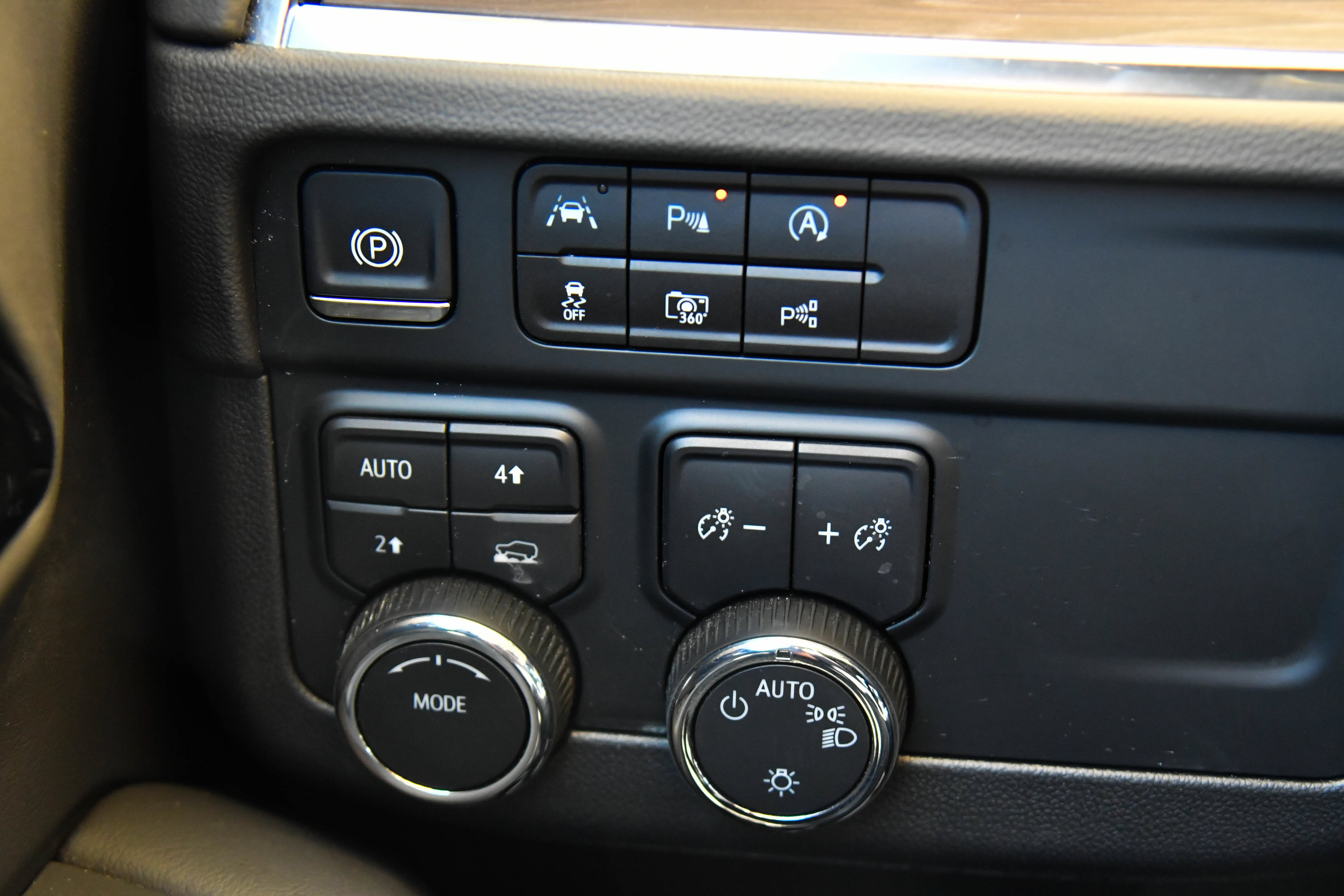 Used 2025 Chevrolet Tahoe LT AWD/4WD image 44