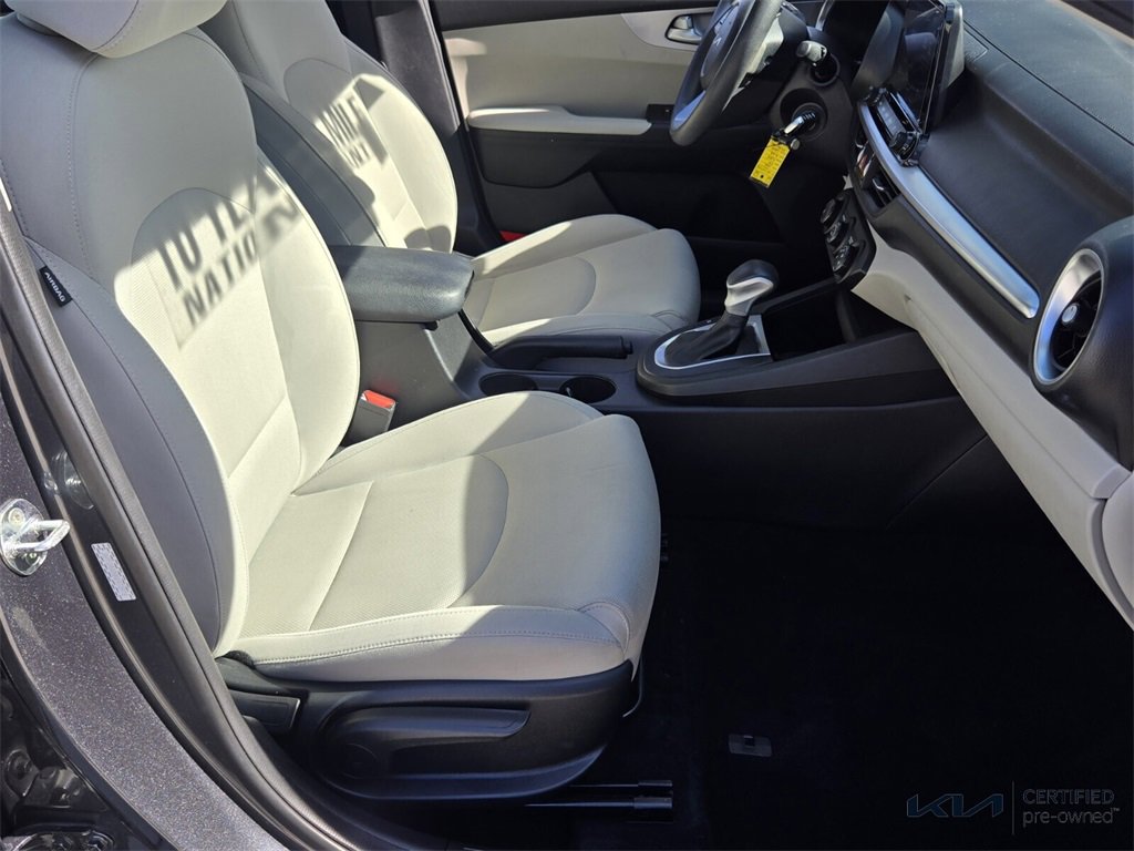 Certified 2022 Kia Forte LXS w/ LXS Technology Package image 18