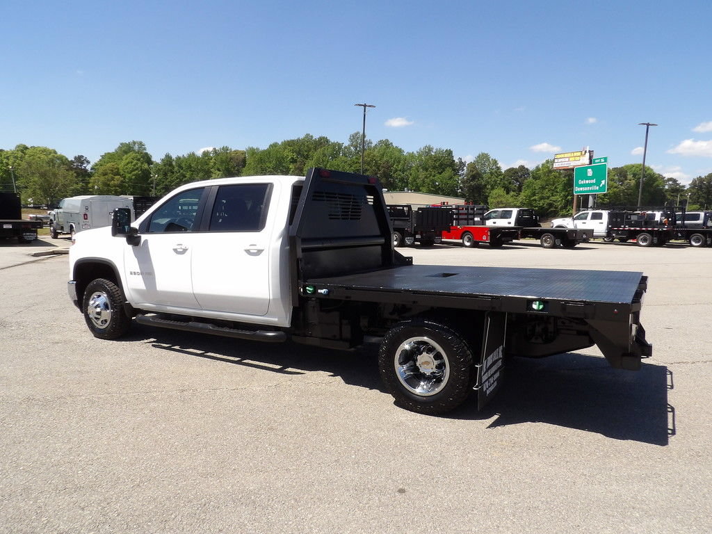 Used 2024 Chevrolet Silverado 3500 LT w/ Convenience Package AWD/4WD image 4