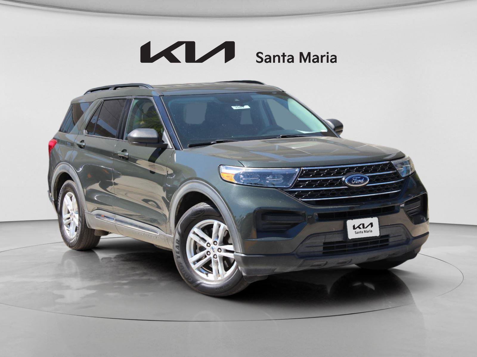 Used 2021 Ford Explorer XLT image 1
