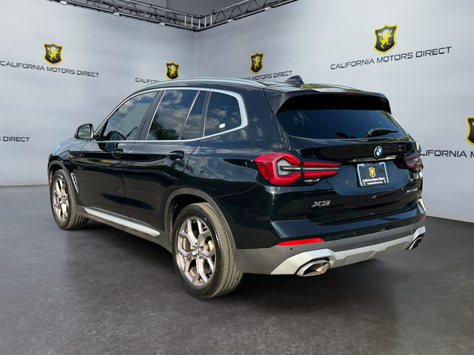 Used 2023 BMW X3 sDrive30i w/ Convenience Package RWD image 3