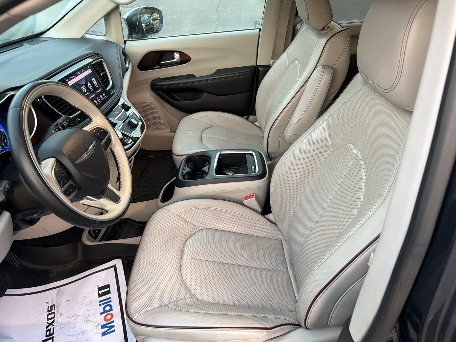 Used 2020 Chrysler Pacifica Limited FWD image 28