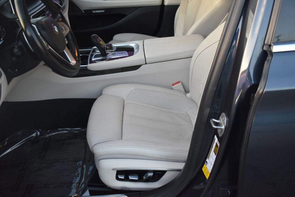 Used 2017 BMW 740i image 15