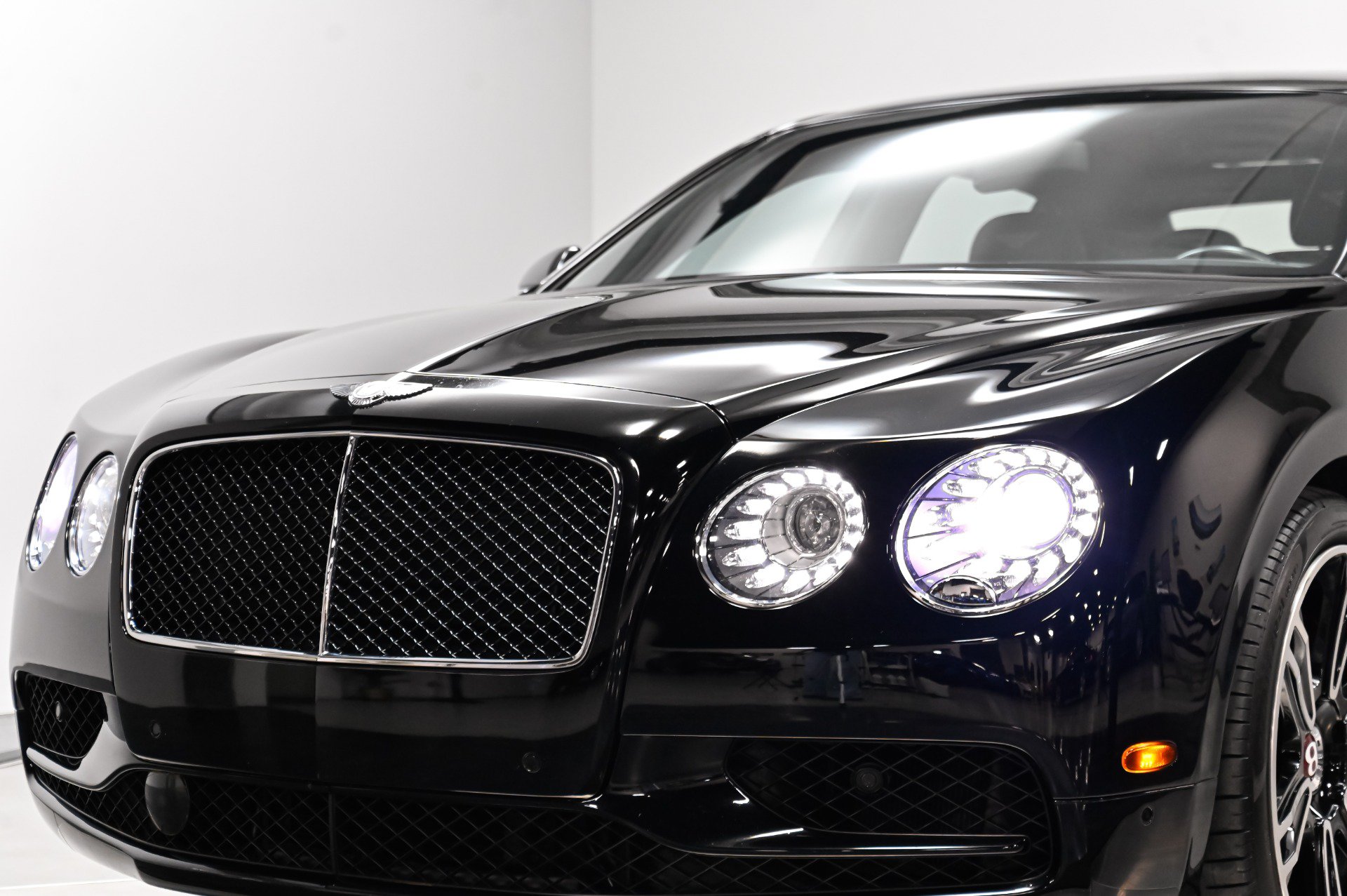 Used 2017 Bentley Flying Spur S V8 AWD/4WD image 56