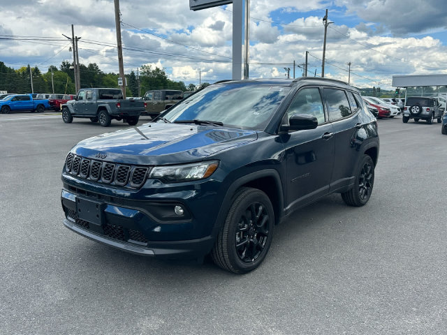 New 2026 Jeep Compass Latitude AWD/4WD image 1
