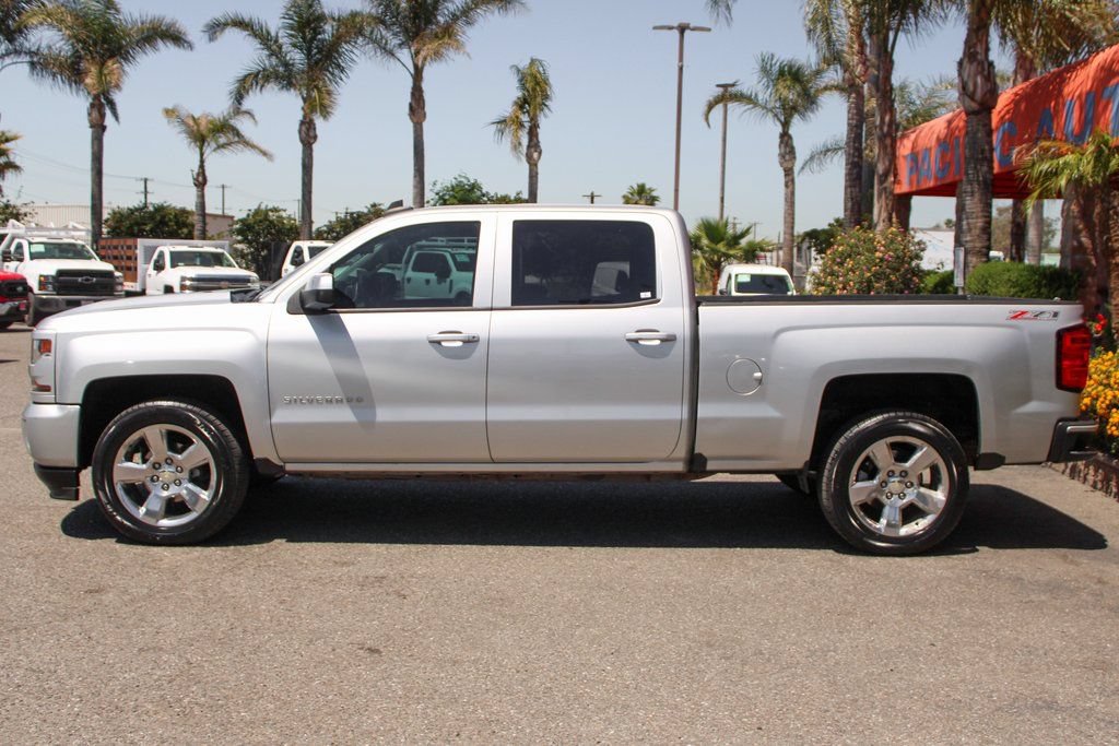 Used 2017 Chevrolet Silverado 1500 LT w/ All Star Edition AWD/4WD image 5