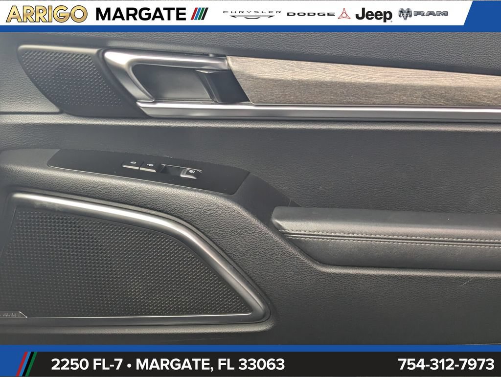 Used 2022 Kia Telluride SX w/ Towing Package FWD image 24