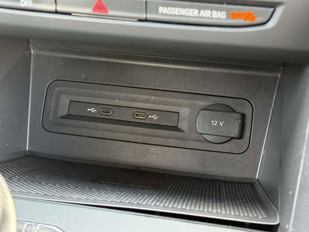 Used 2021 Volkswagen Atlas Cross Sport SE FWD image 18