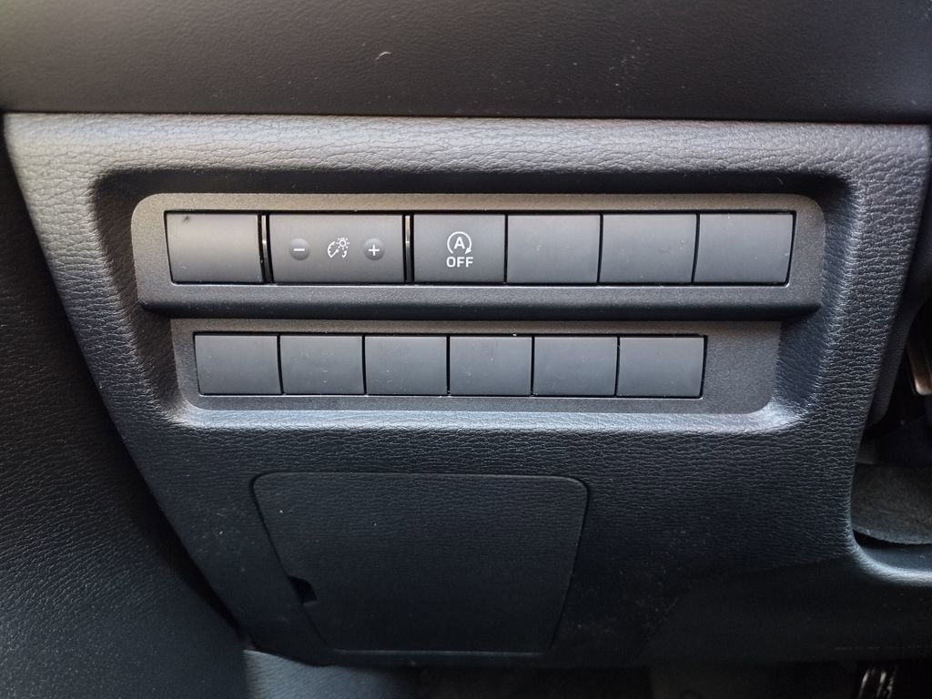 New 2026 Mitsubishi Outlander ES image 21