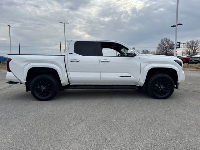 Used 2024 Toyota Tacoma SR5 AWD/4WD image 7