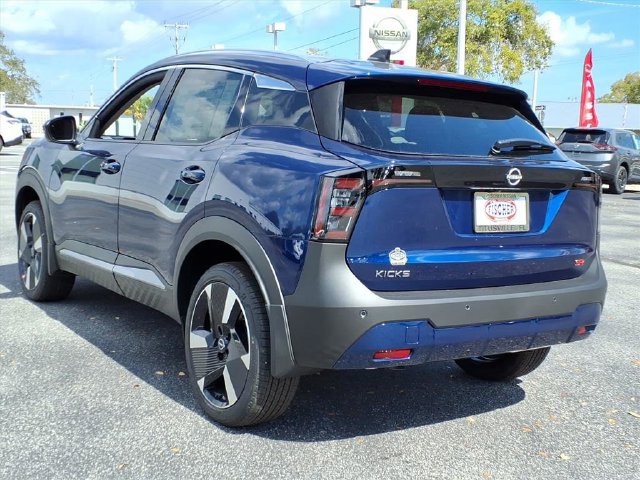 New 2026 Nissan Kicks SR w/ SR Premium Package FWD image 18