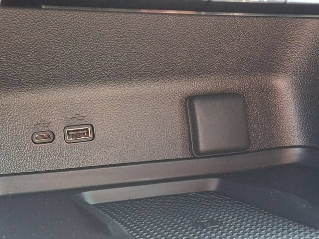 New 2026 Chevrolet Traverse LT w/ Midnight/Sport Edition FWD image 18