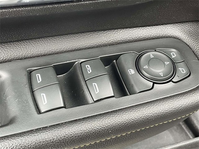 Used 2021 GMC Terrain SLT w/ Elevation Edition image 28