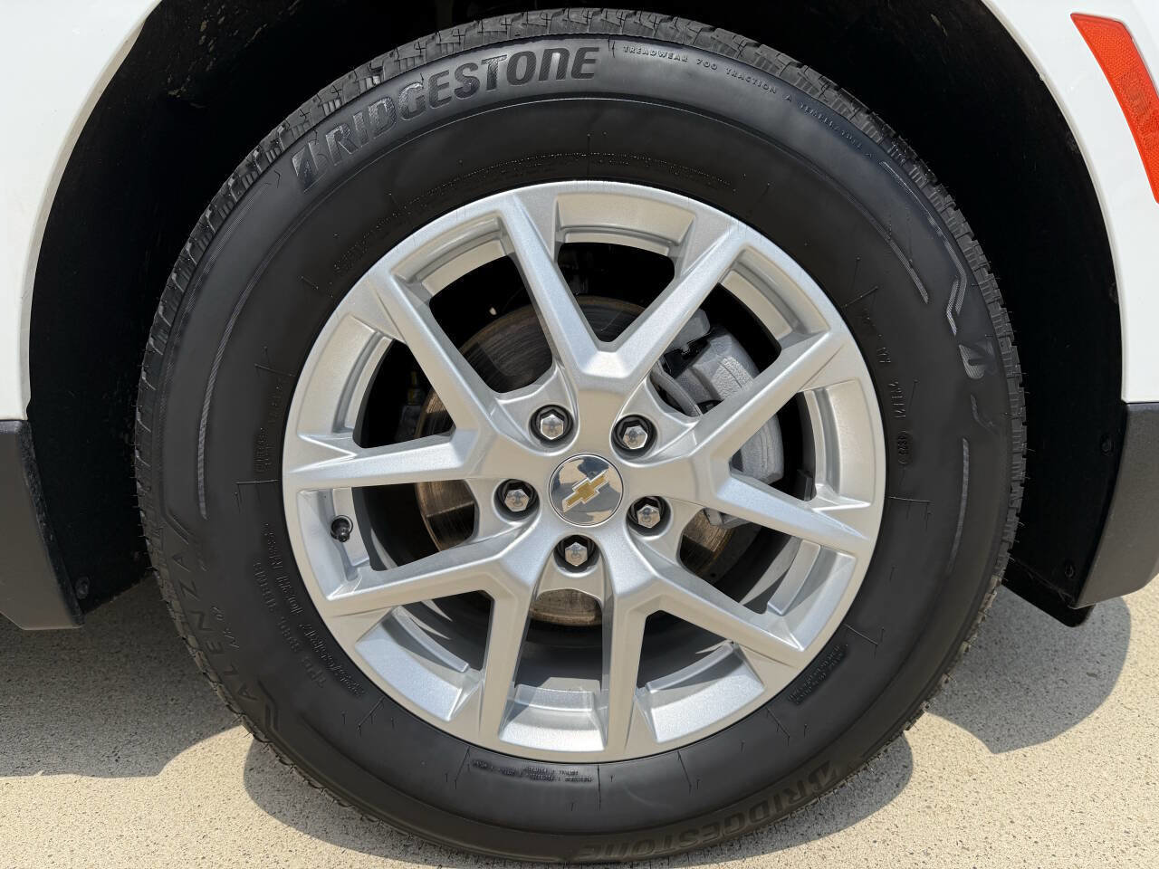 Used 2024 Chevrolet Equinox LT image 10