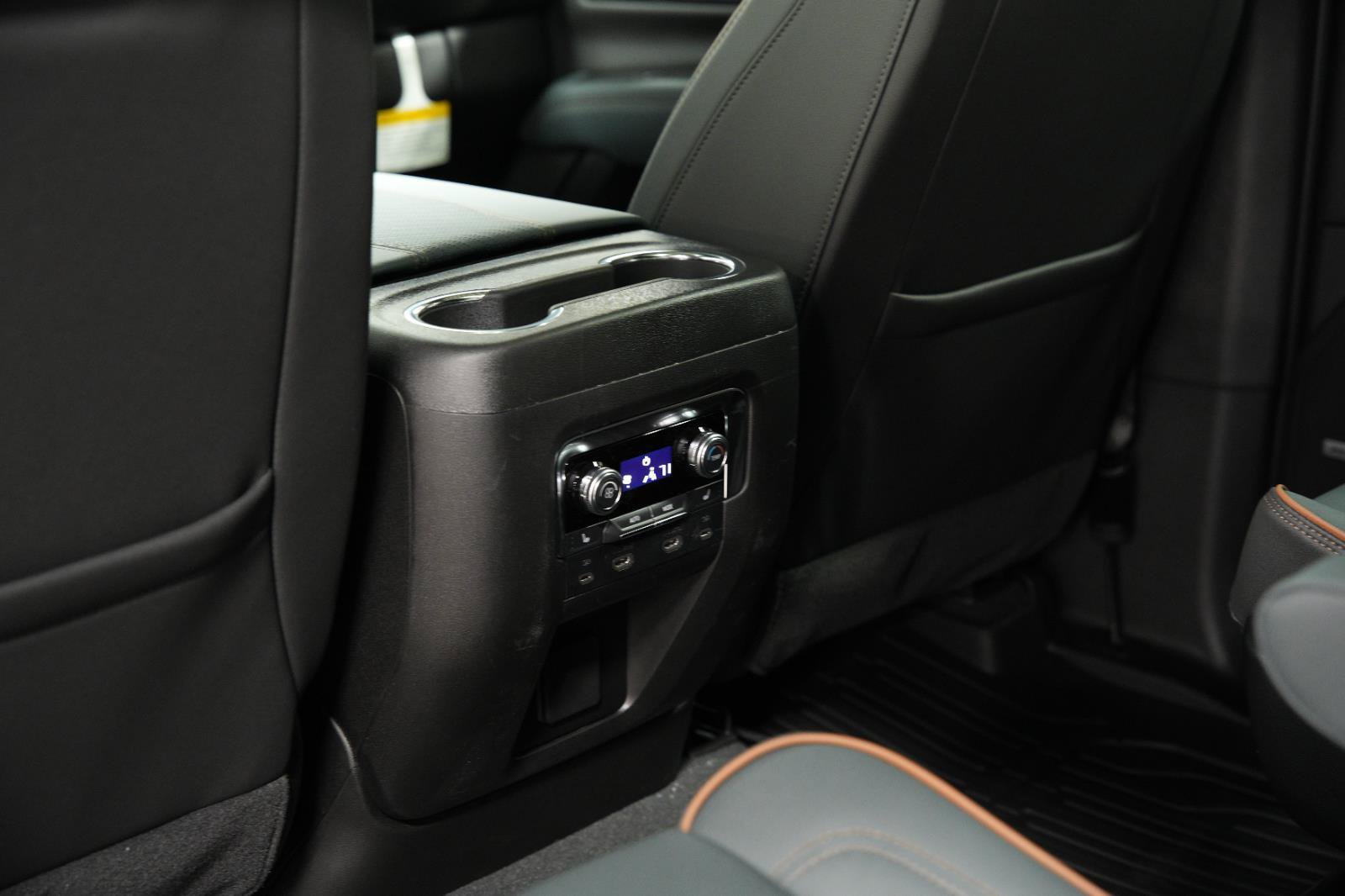 New 2026 GMC Yukon XL AT4 w/ AT4 Premium Plus Package AWD/4WD image 26