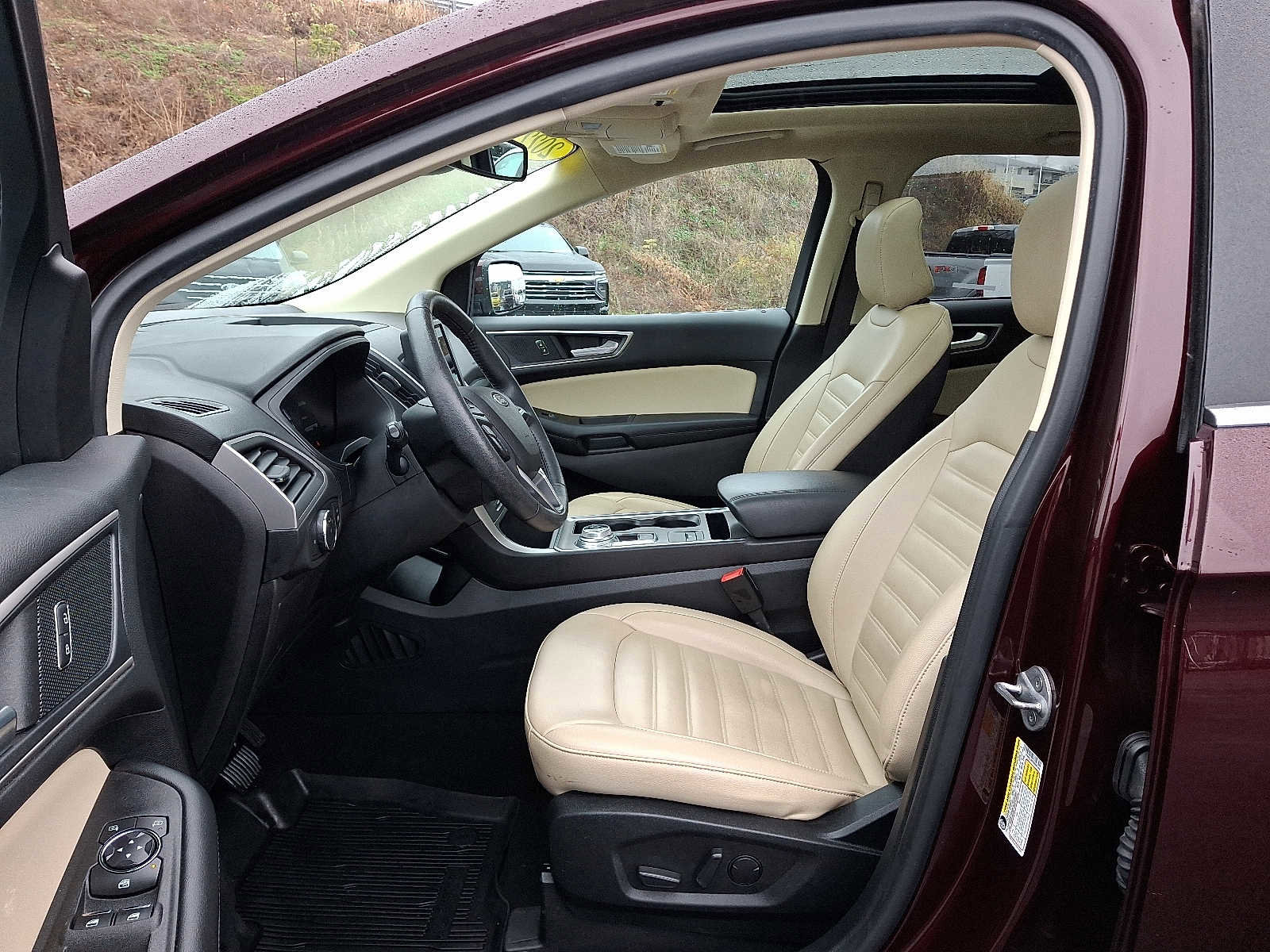 Used 2022 Ford Edge SEL w/ Convenience Package image 15