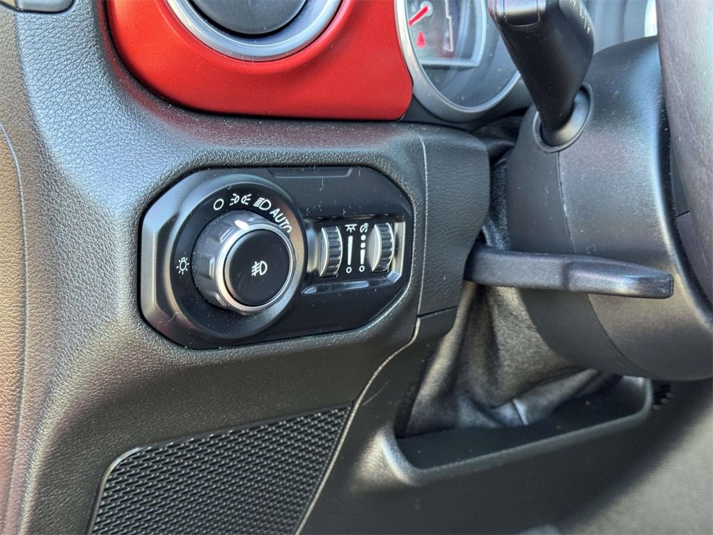 Used 2018 Jeep Wrangler Unlimited Rubicon image 10