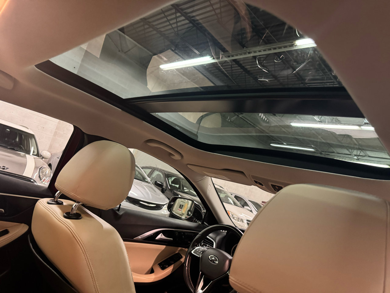 Used 2018 INFINITI QX30 Premium w/ Navigation Package image 15