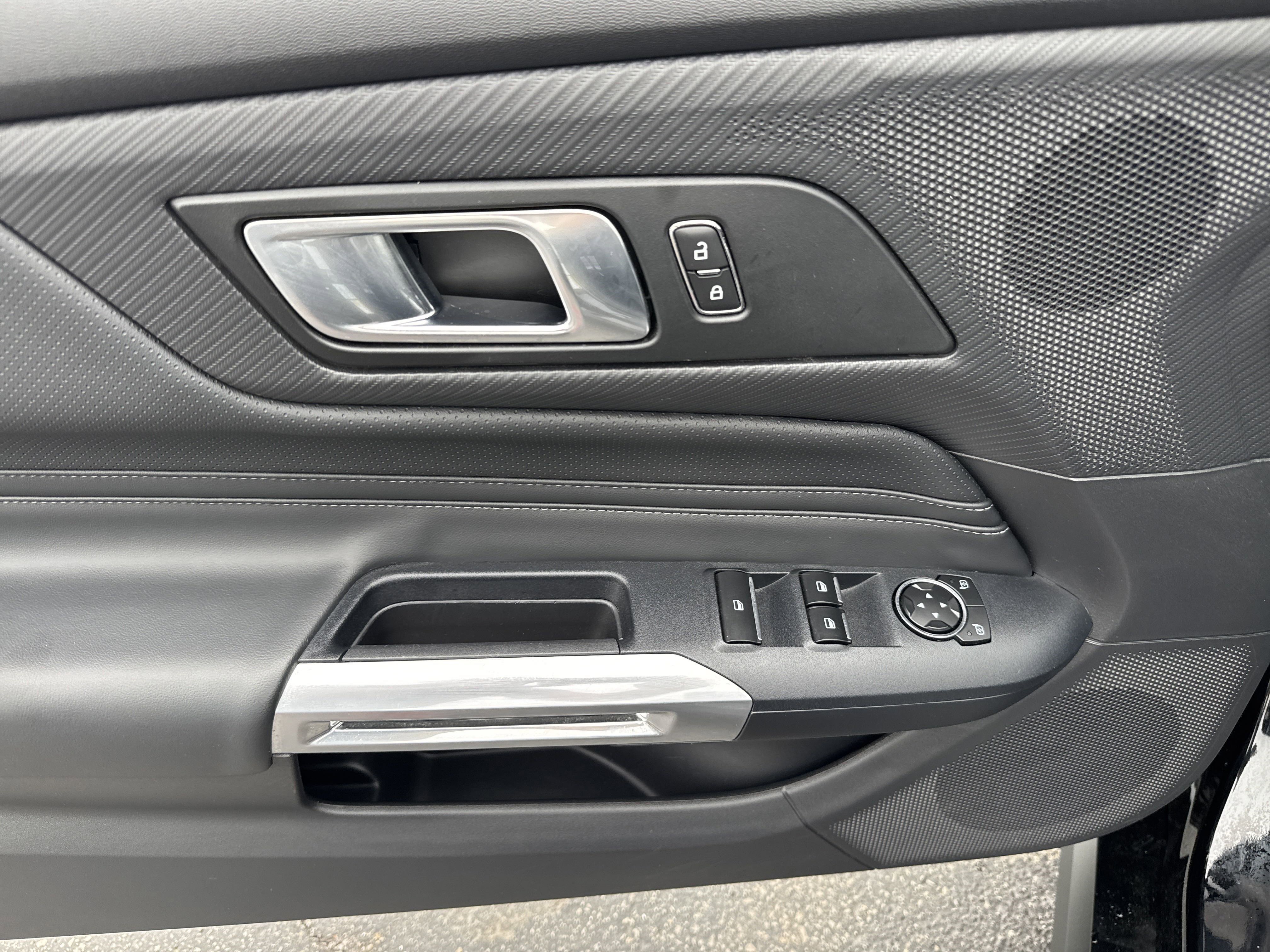 Used 2024 Ford Mustang Premium image 21