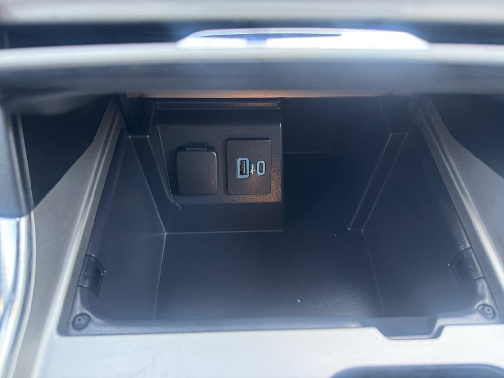 Used 2021 Ford Explorer XLT w/ Equipment Group 202A AWD/4WD image 24