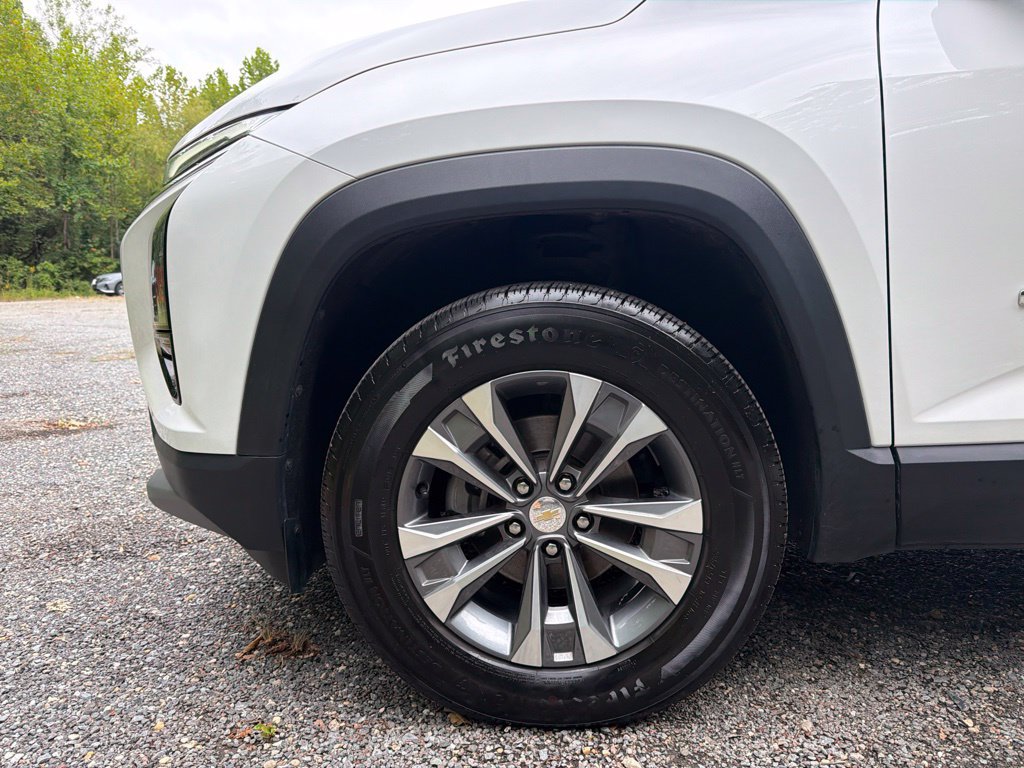 Used 2025 Chevrolet Equinox LT w/ Convenience Package II FWD image 14