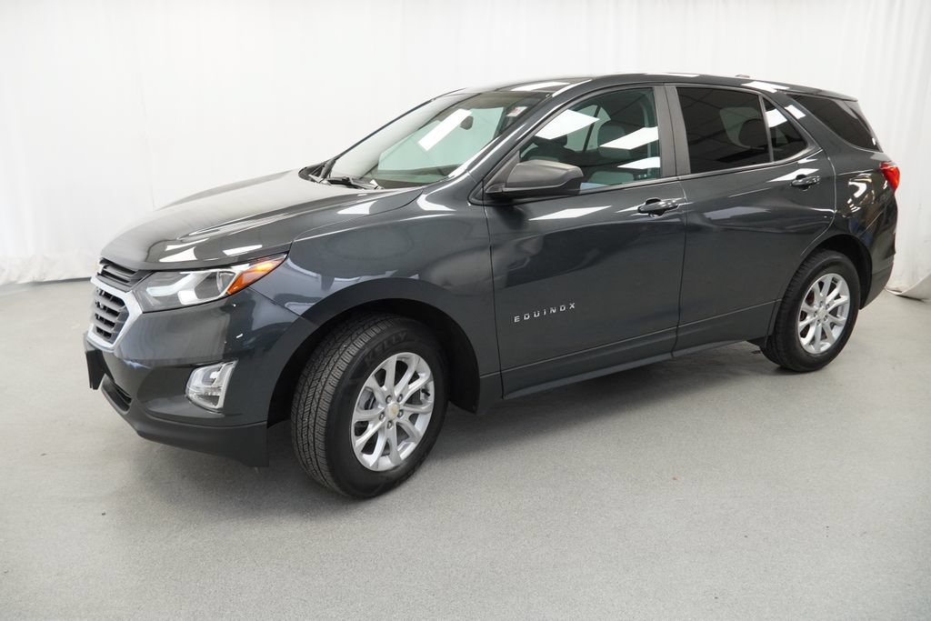 Used 2021 Chevrolet Equinox LS w/ LS Convenience Package AWD/4WD image 3