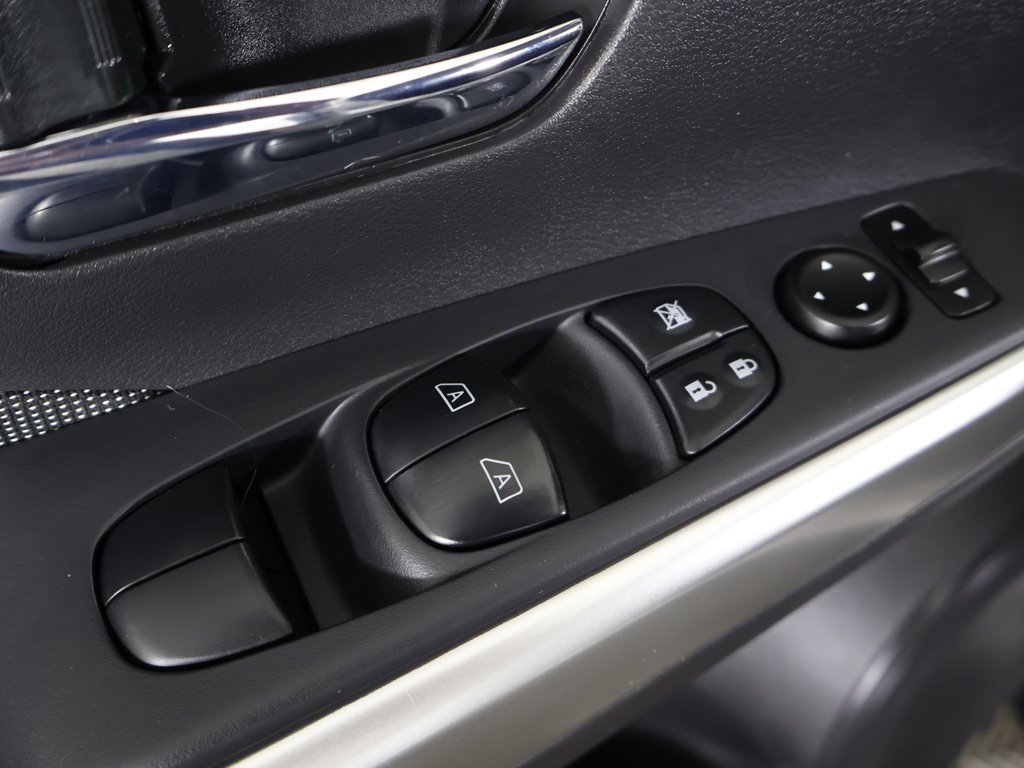 Used 2019 Nissan Kicks SV image 33