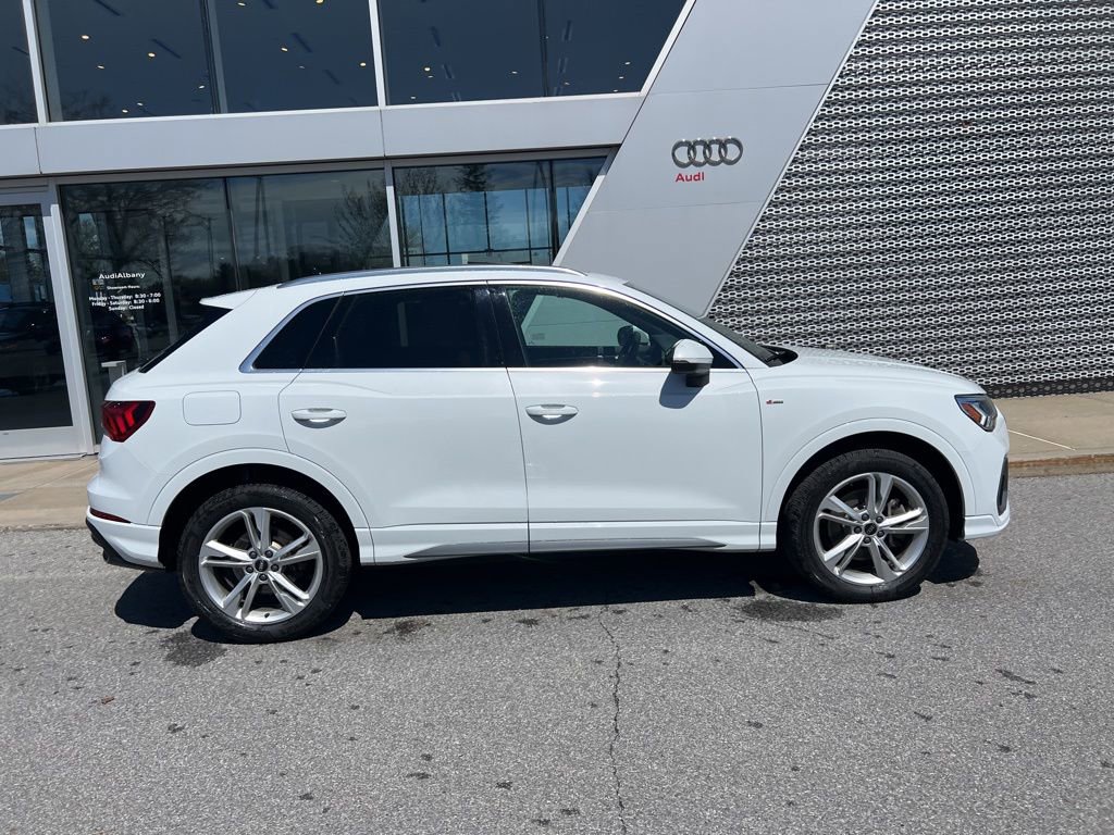 Used 2022 Audi Q3 2.0T Premium Plus image 16