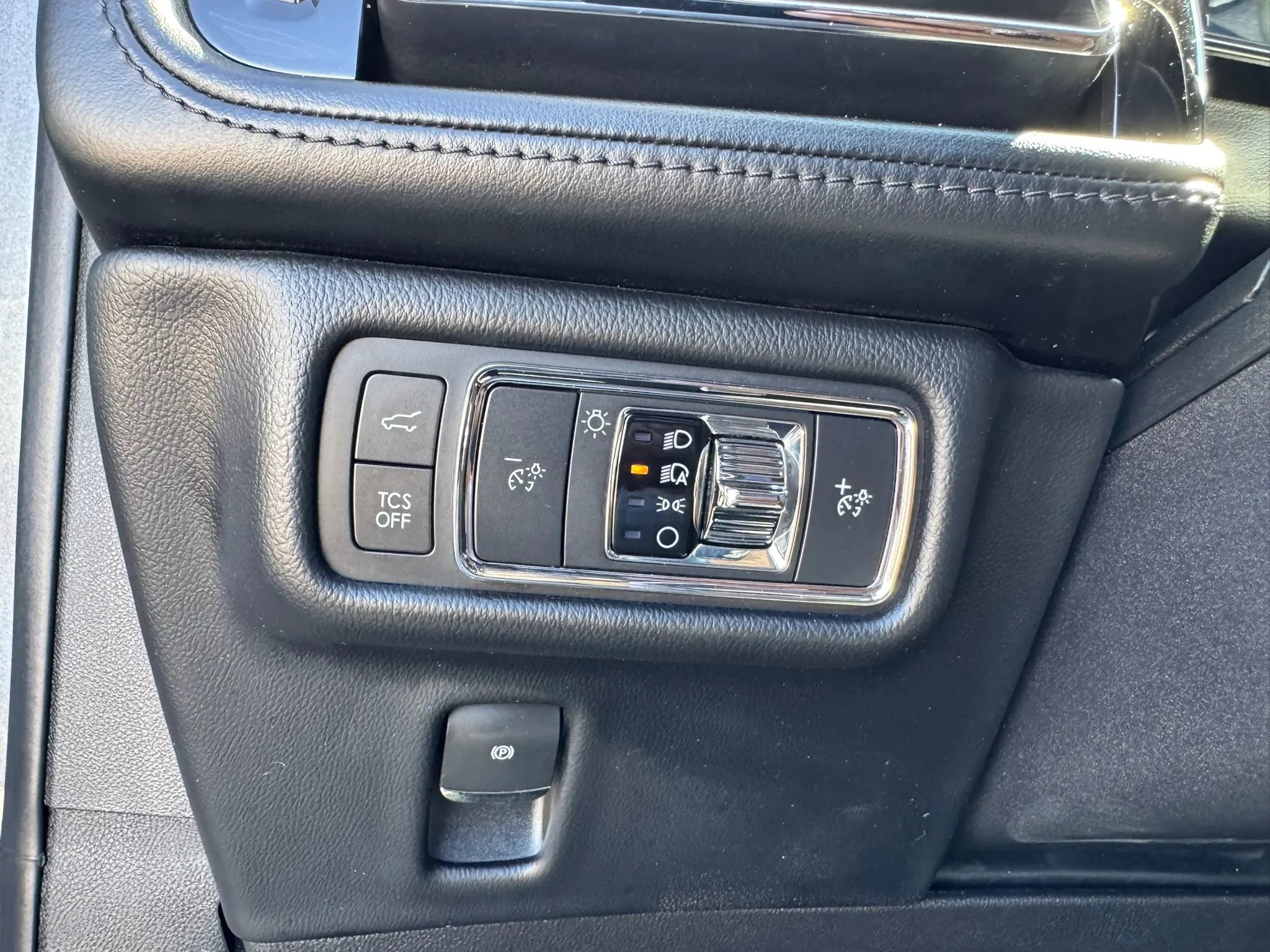 Used 2022 Lincoln Nautilus FWD w/ Premium Package image 30