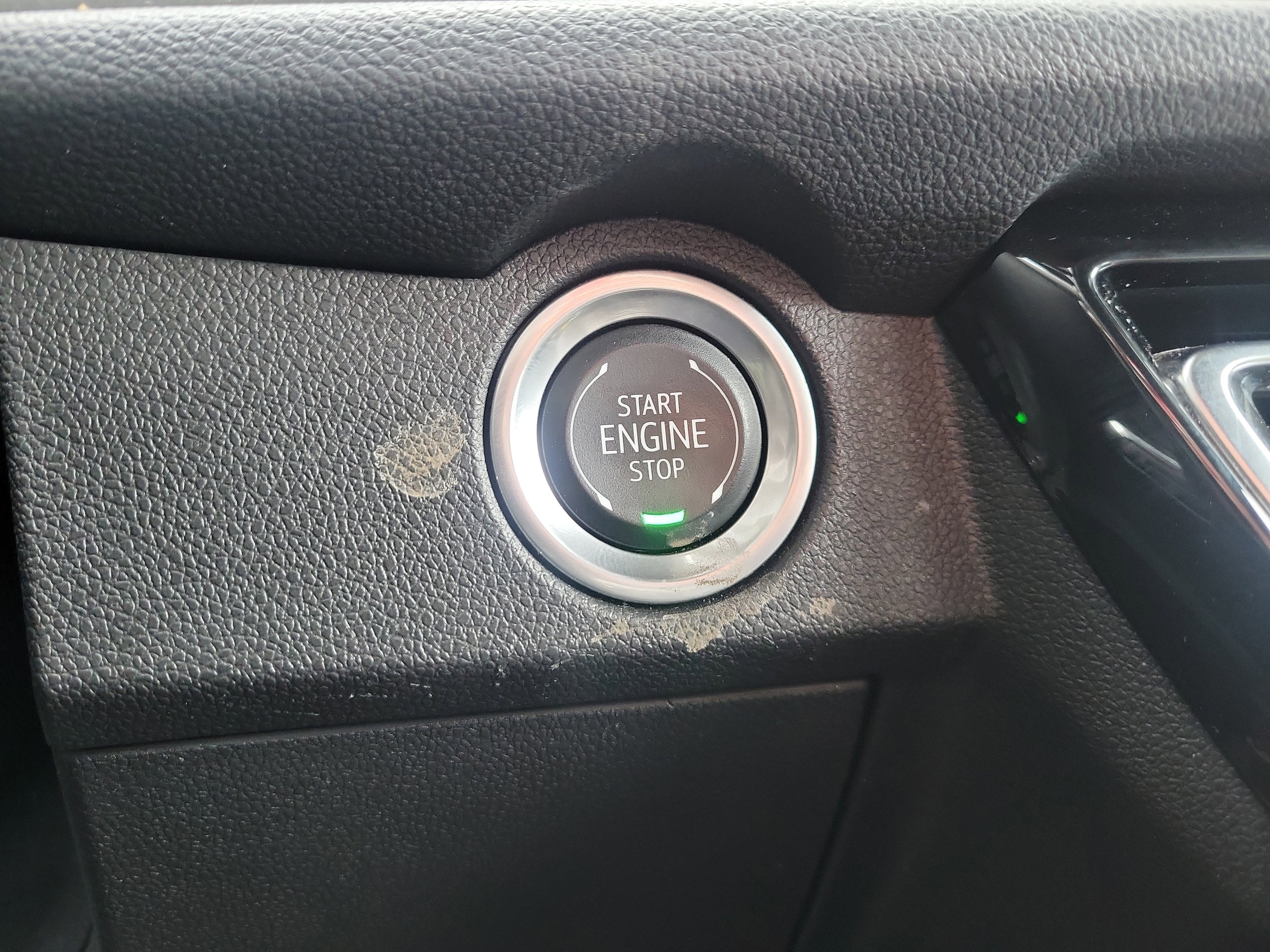 Used 2024 Chevrolet Traverse LT image 25