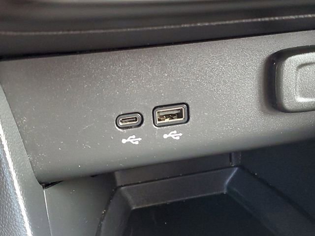 Certified 2024 Buick Encore GX Preferred AWD/4WD image 18