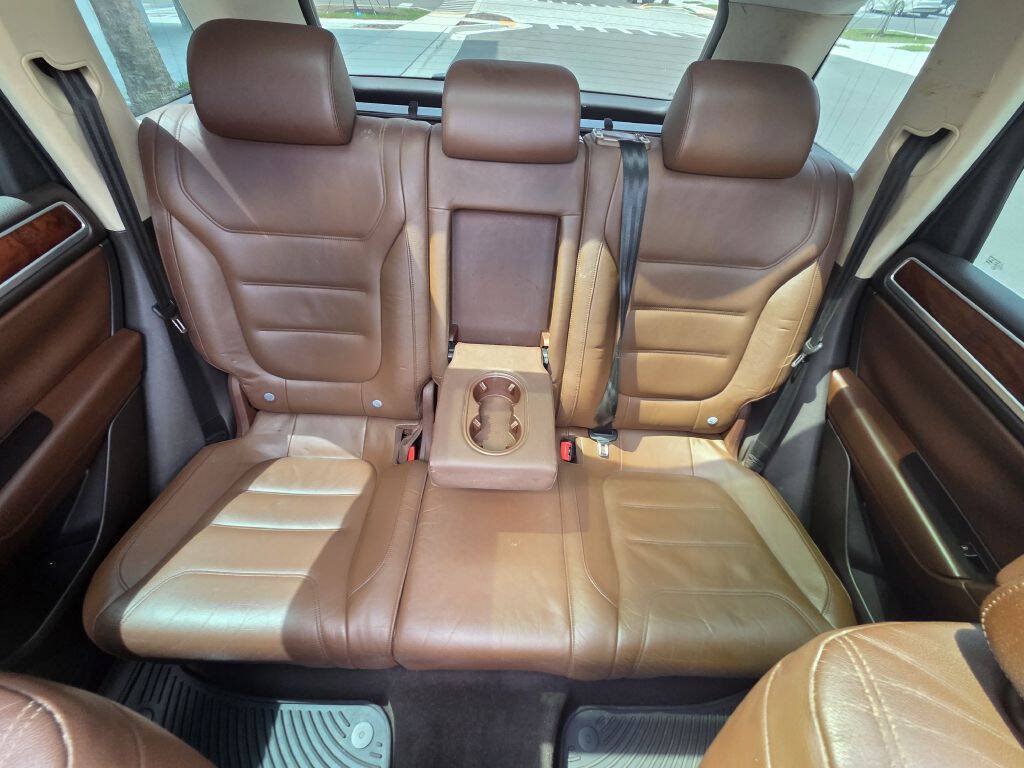 Used 2011 Volkswagen Touareg VR6 AWD/4WD image 23