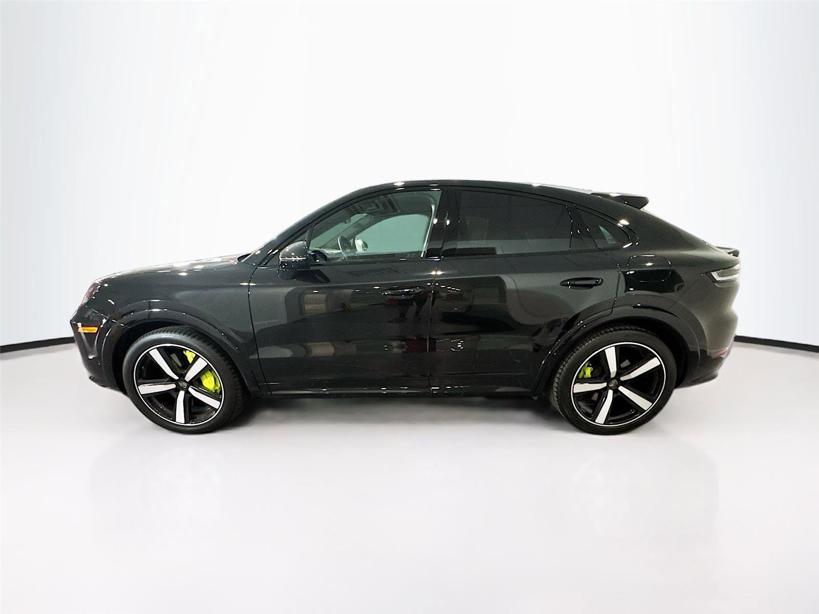 Used 2025 Porsche Cayenne Turbo image 31
