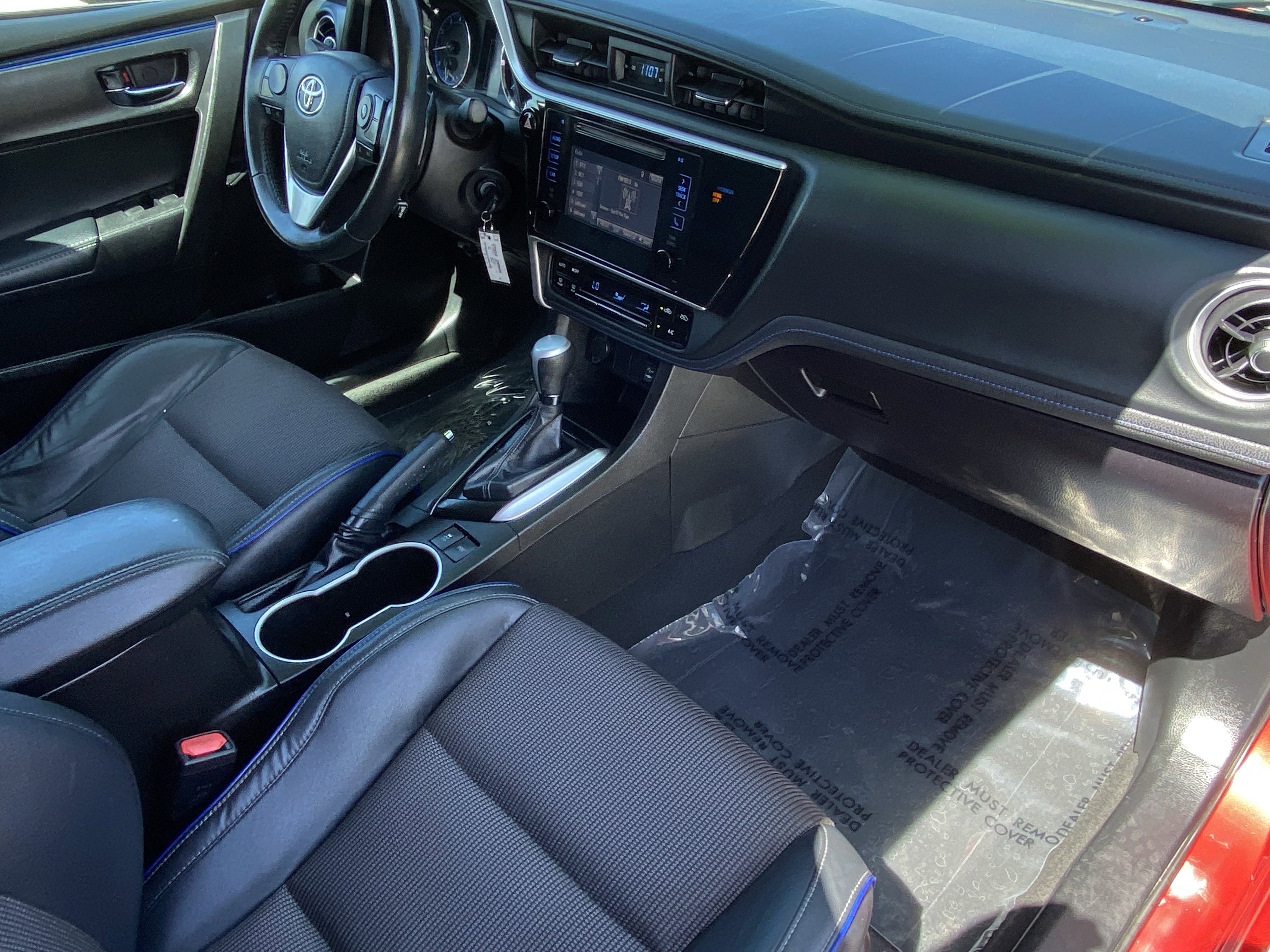 Used 2018 Toyota Corolla SE w/ Carpet Mat Package (TMS) FWD image 9