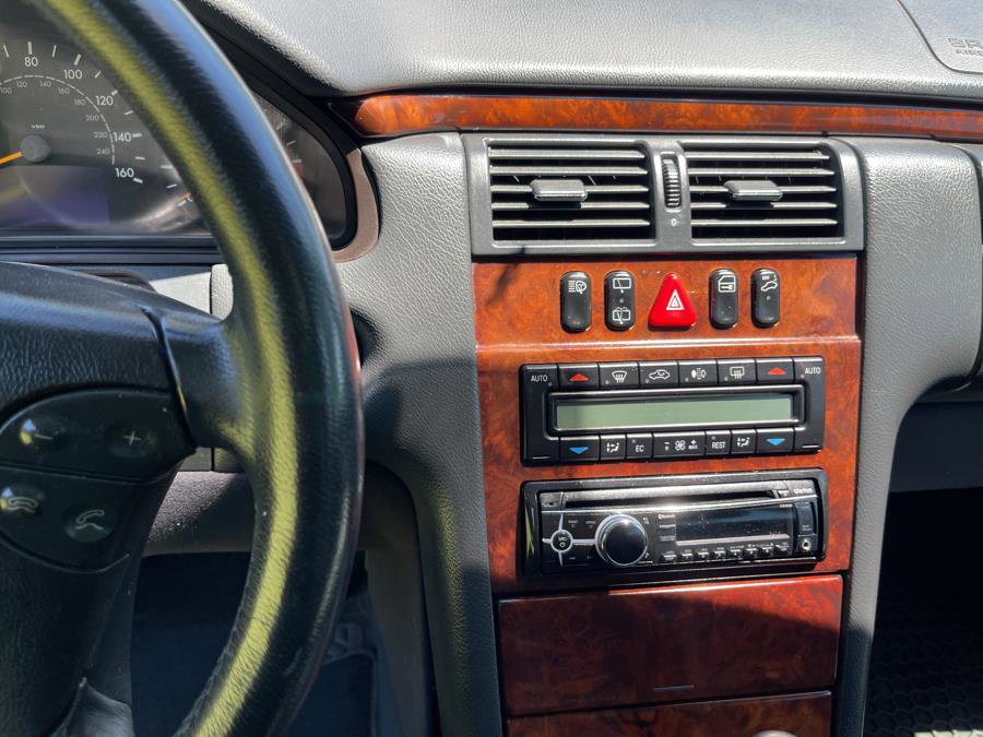 Used 2002 Mercedes-Benz E 320 4MATIC Wagon image 11