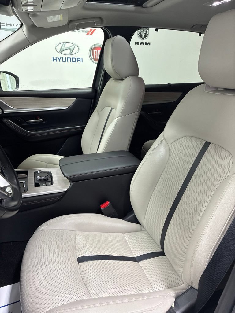 Used 2024 MAZDA CX-90 3.3 Turbo w/ Preferred Plus AWD/4WD image 10