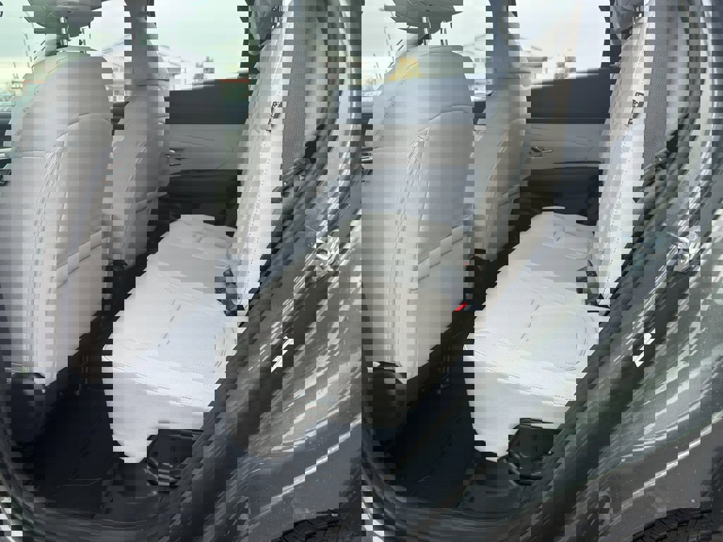 New 2026 Hyundai Tucson Blue SE image 12