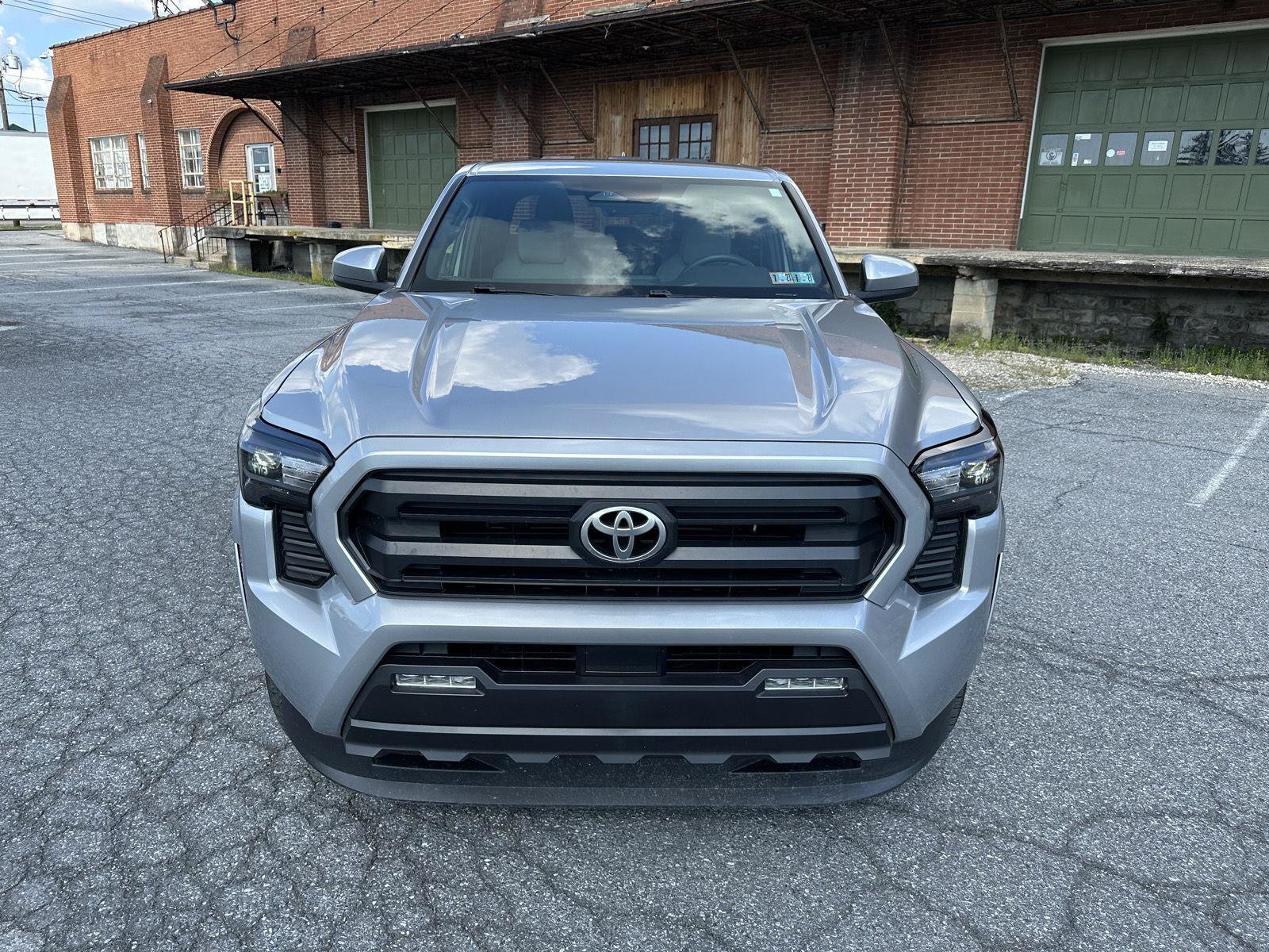 Used 2024 Toyota Tacoma SR5 AWD/4WD image 3