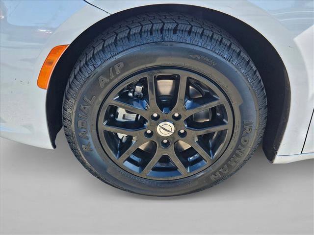 Used 2021 Chrysler Pacifica Touring-L FWD image 24
