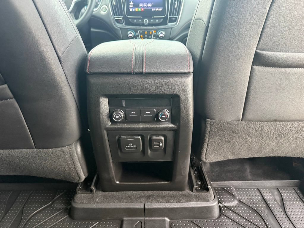 Used 2023 Chevrolet Traverse RS w/ LPO, Floor Liner Package FWD image 18