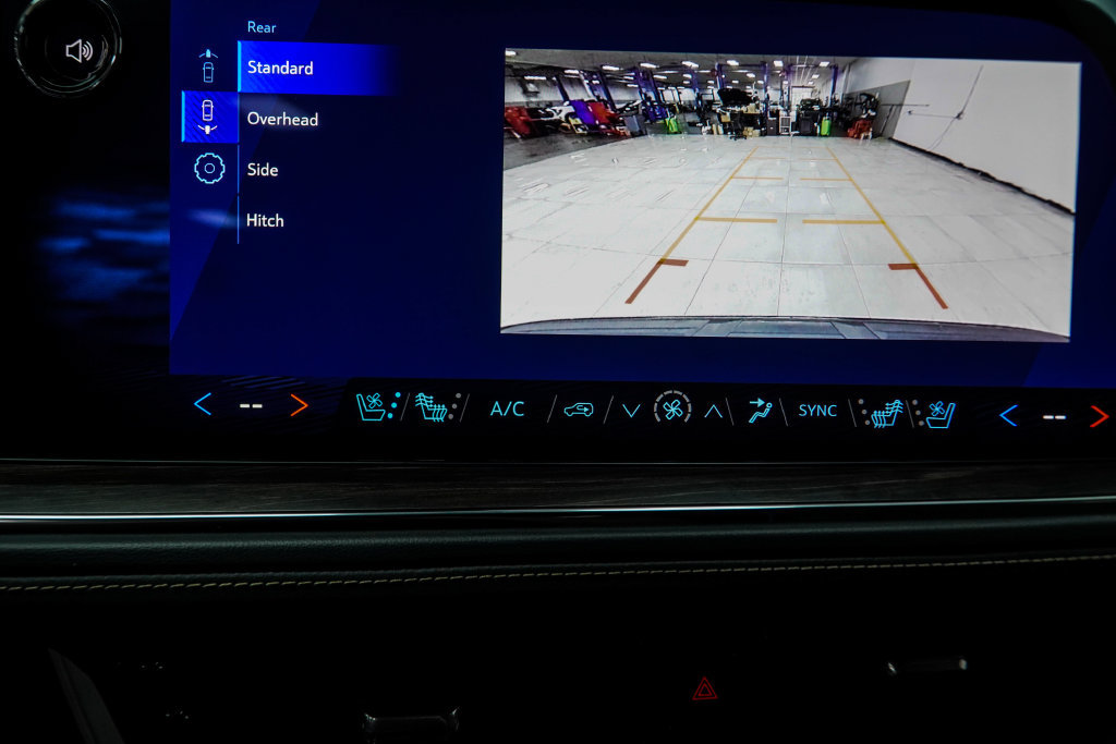 Used 2025 Chevrolet Tahoe Premier AWD/4WD image 33