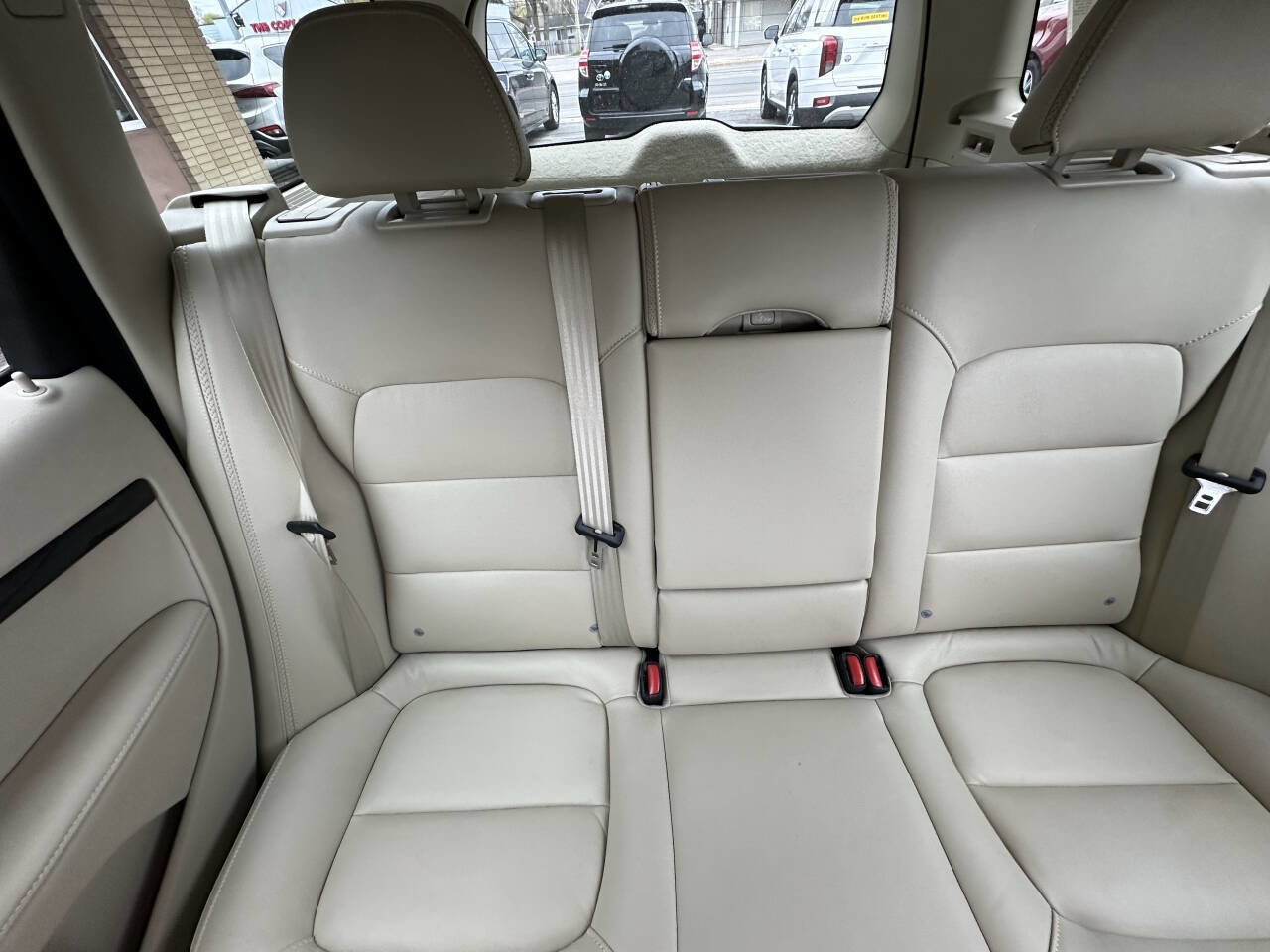 Used 2016 Volvo XC70 T5 Premier w/ Proximity Package AWD/4WD image 3
