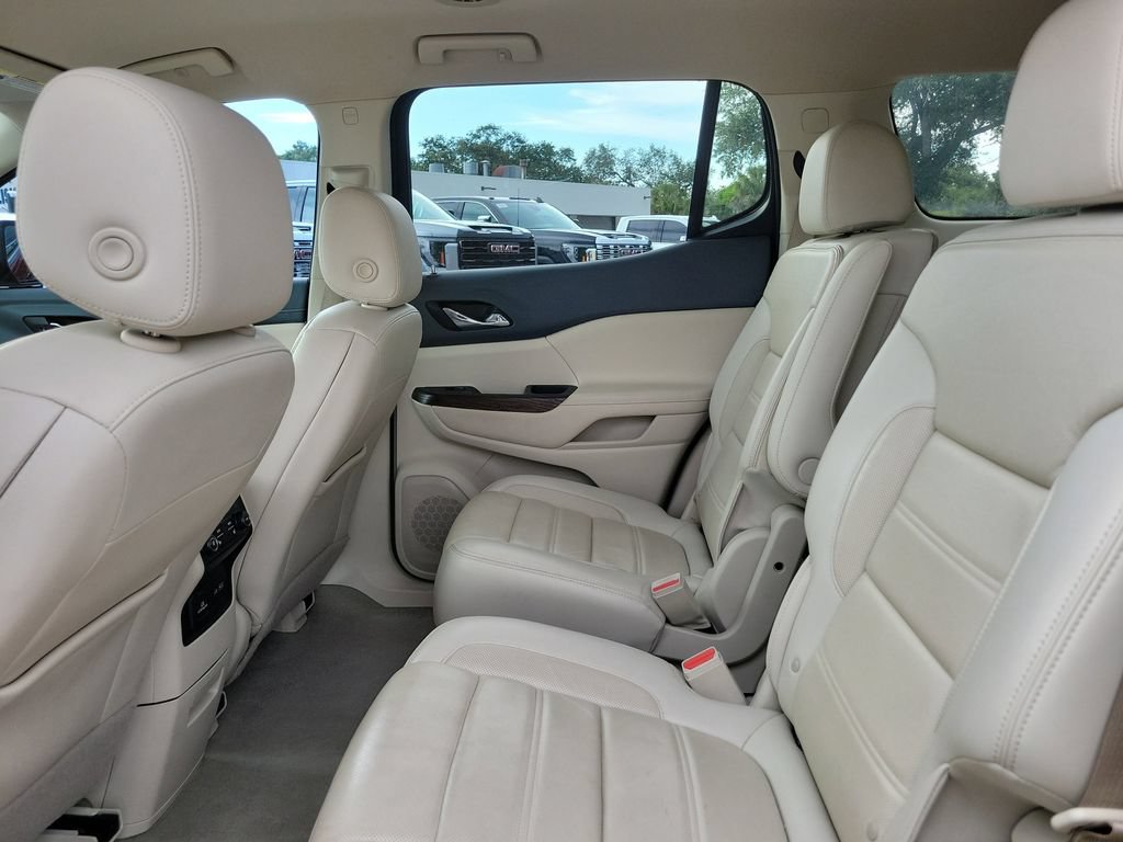 Used 2020 GMC Acadia Denali w/ Technology Package FWD image 12