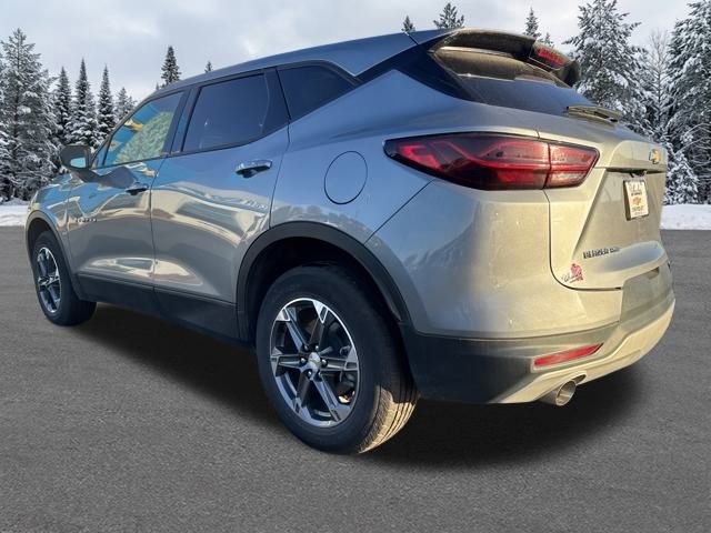Used 2025 Chevrolet Blazer LT image 3