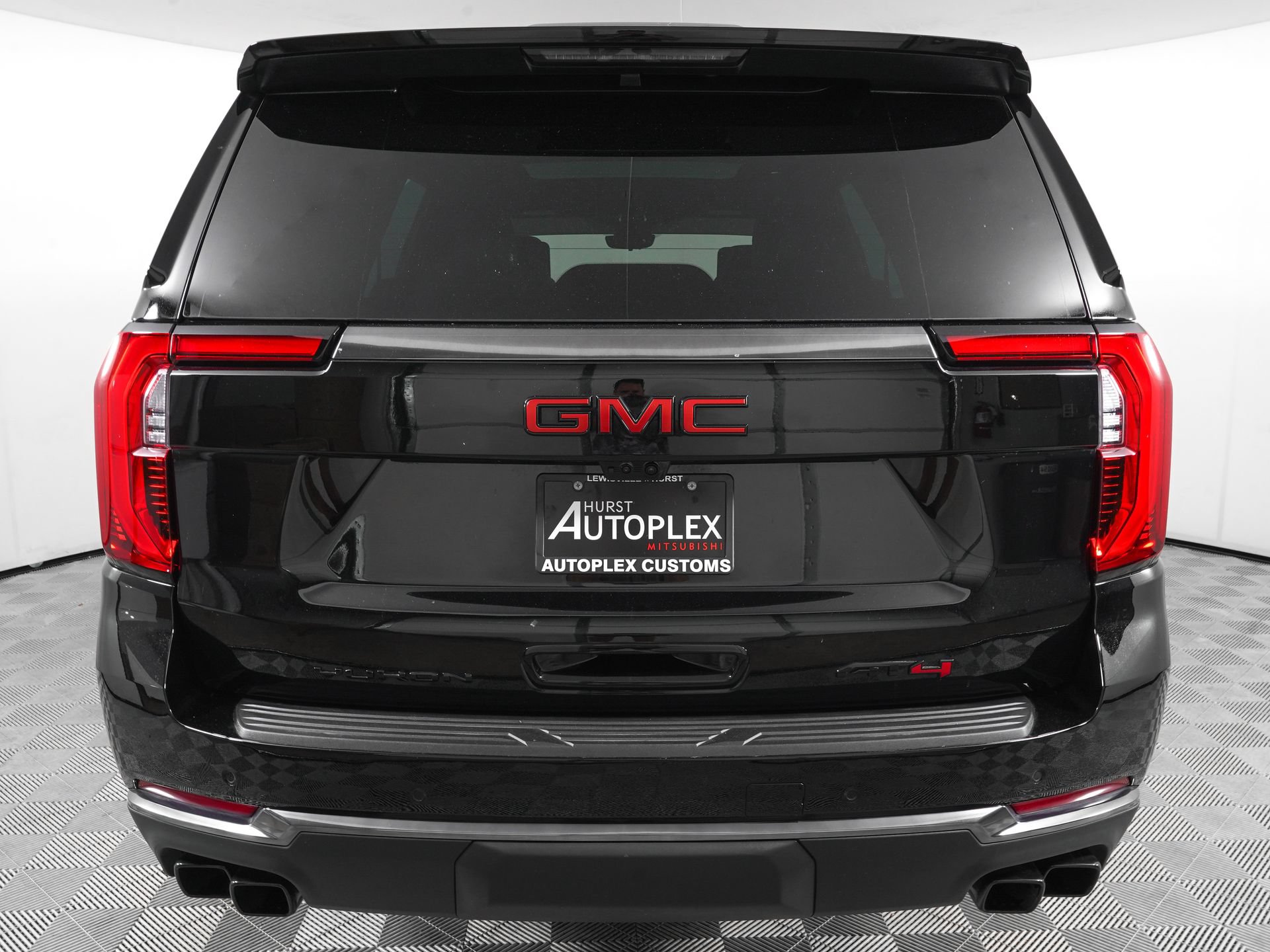 Used 2026 GMC Yukon AT4 w/ AT4 Premium Plus Package AWD/4WD image 5