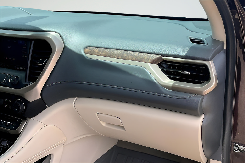 Used 2020 GMC Acadia Denali w/ Technology Package FWD image 20