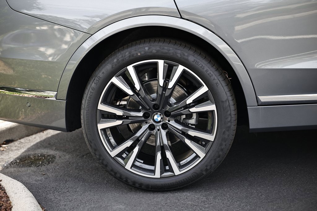 New 2026 BMW X7 xDrive40i w/ Premium Package image 6