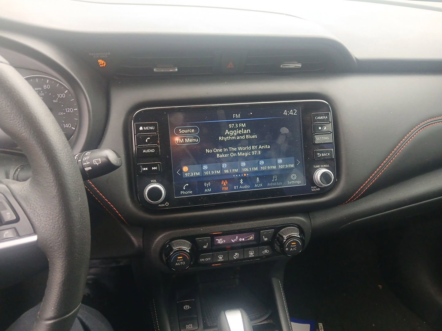 Used 2023 Nissan Kicks SR w/ SR Premium Package FWD image 14