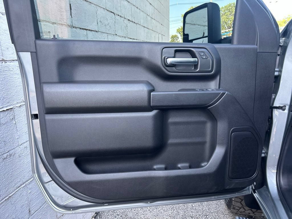 Used 2025 Chevrolet Silverado 2500 W/T AWD/4WD image 32