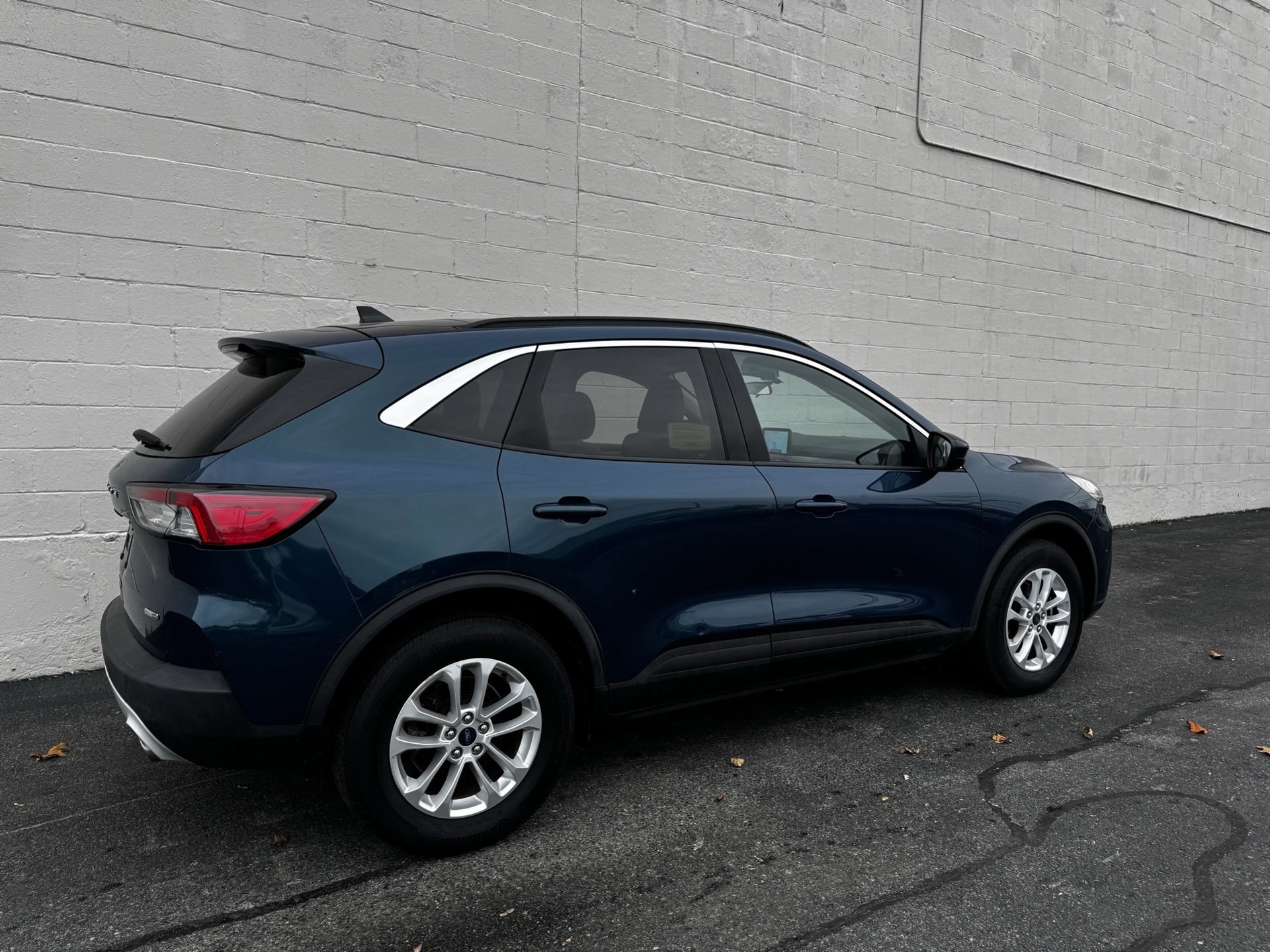 Used 2020 Ford Escape SE image 4